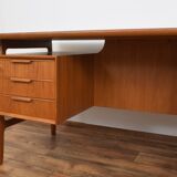 Mid-century danish teak desk model 75 form Omann Jun, 1950s