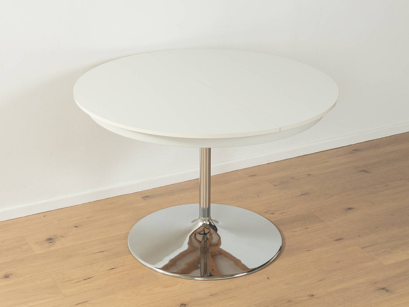Butterfly dining table