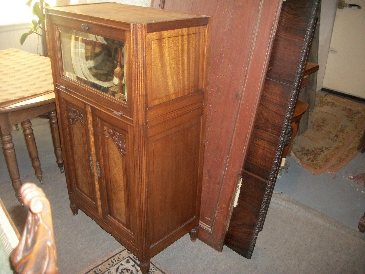 Art Deco bar furniture