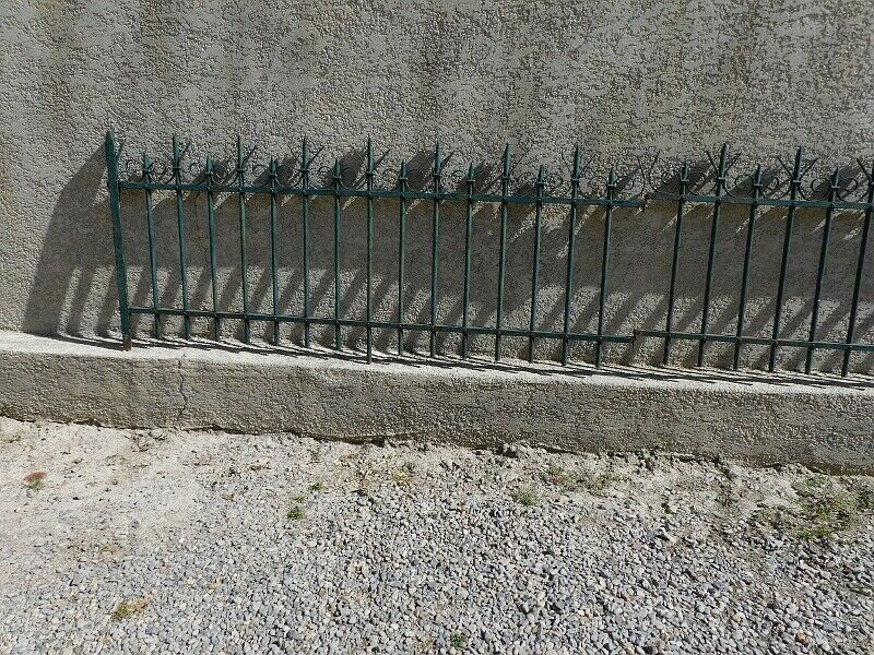 Set of 4 barriers old cloture iron grid