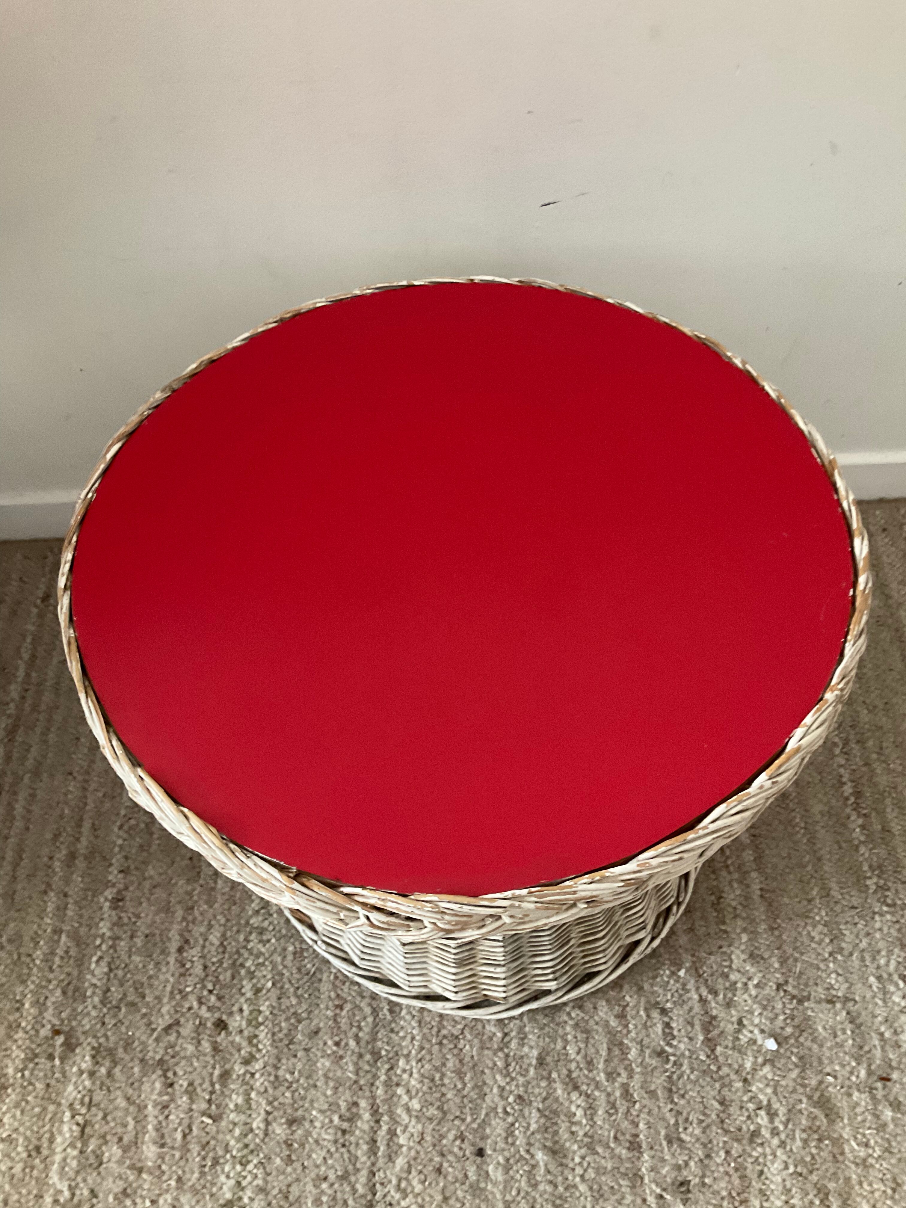 Vintage side table in rattan and formica