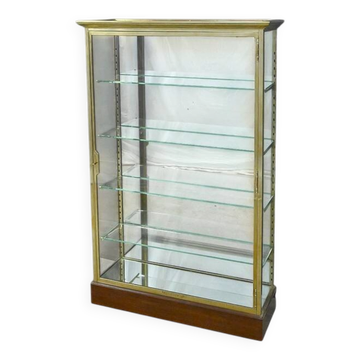 Vitrine de présentation en laiton et fond miroir – début XXe