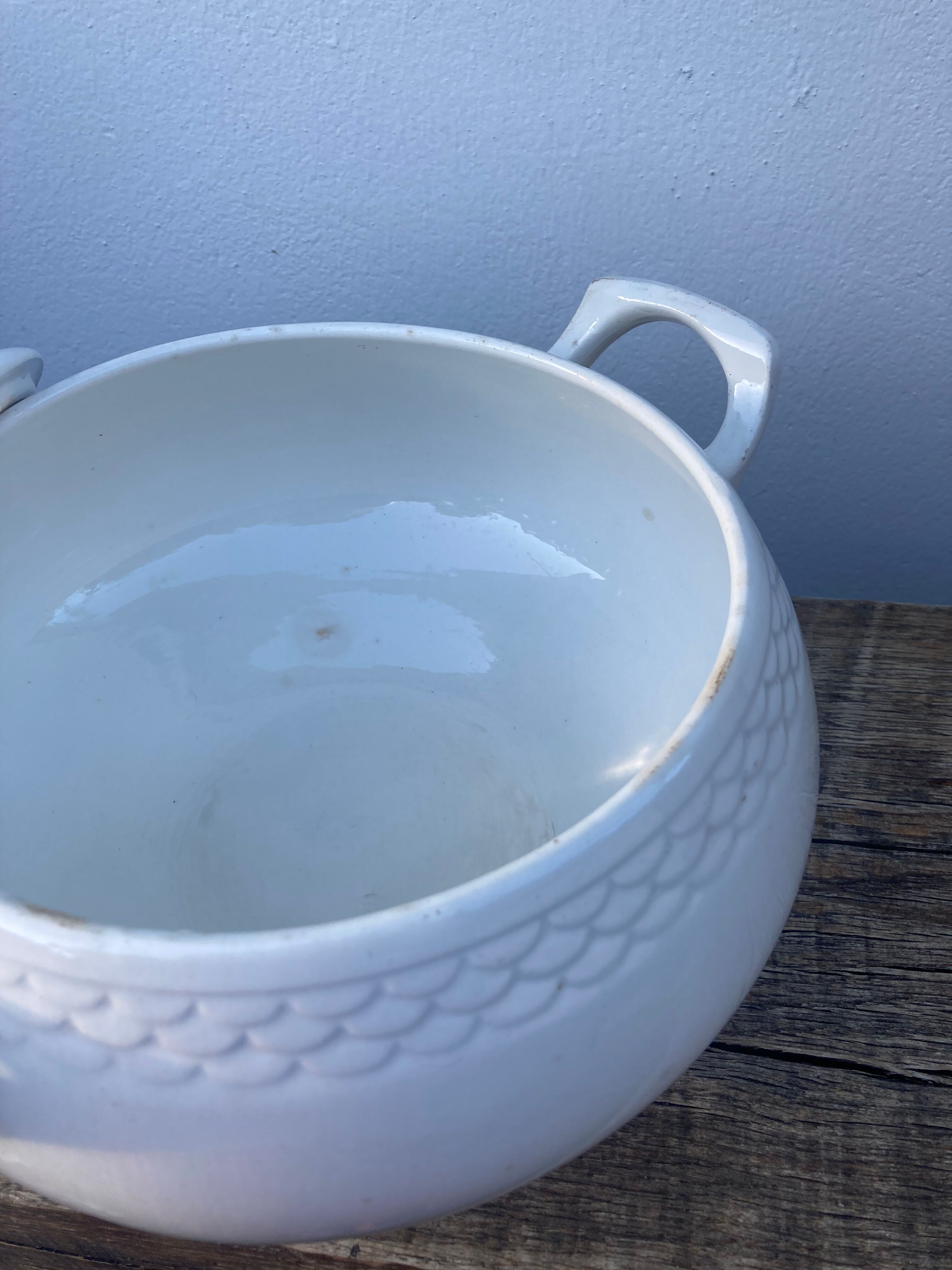 Earthenware tureen nineteenth old white
