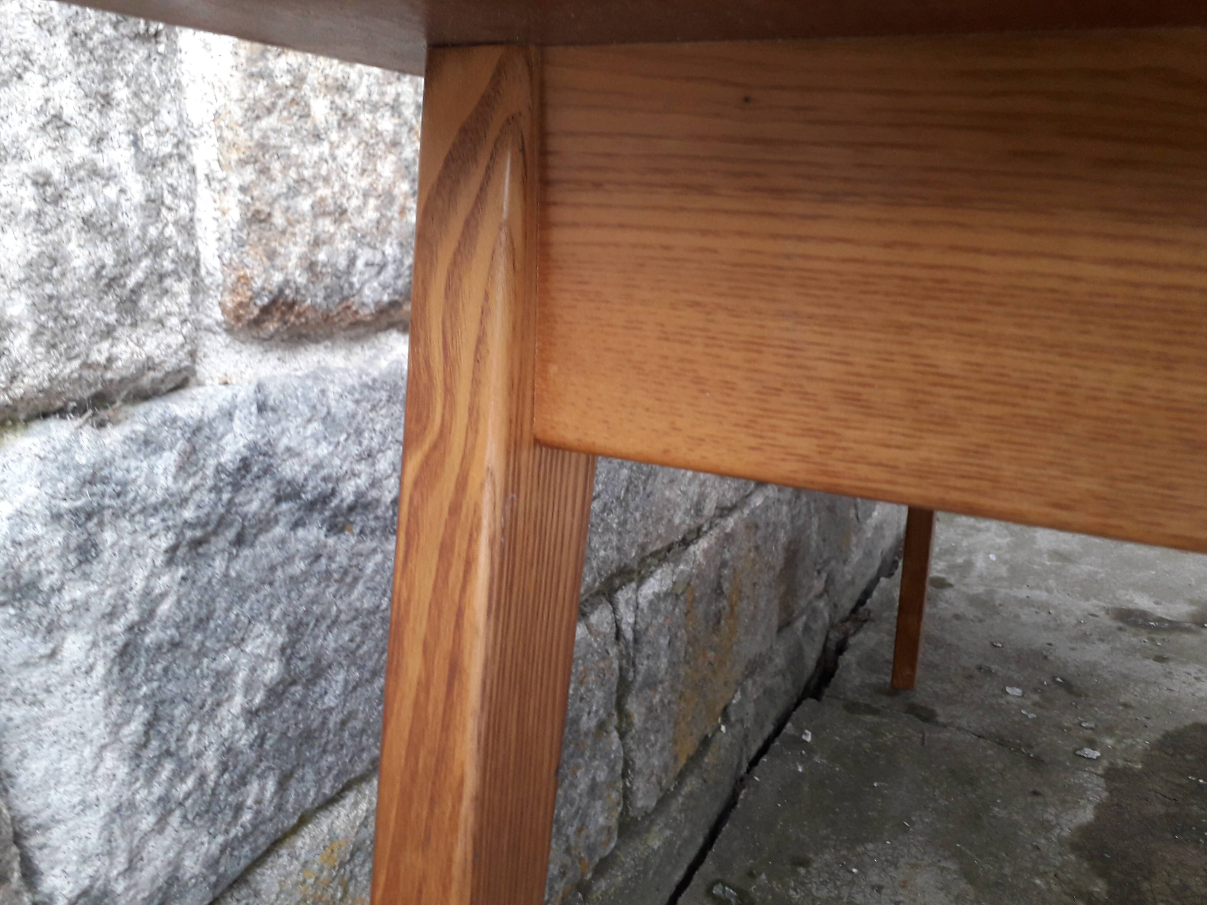 Table à manger années 50 pieds compas