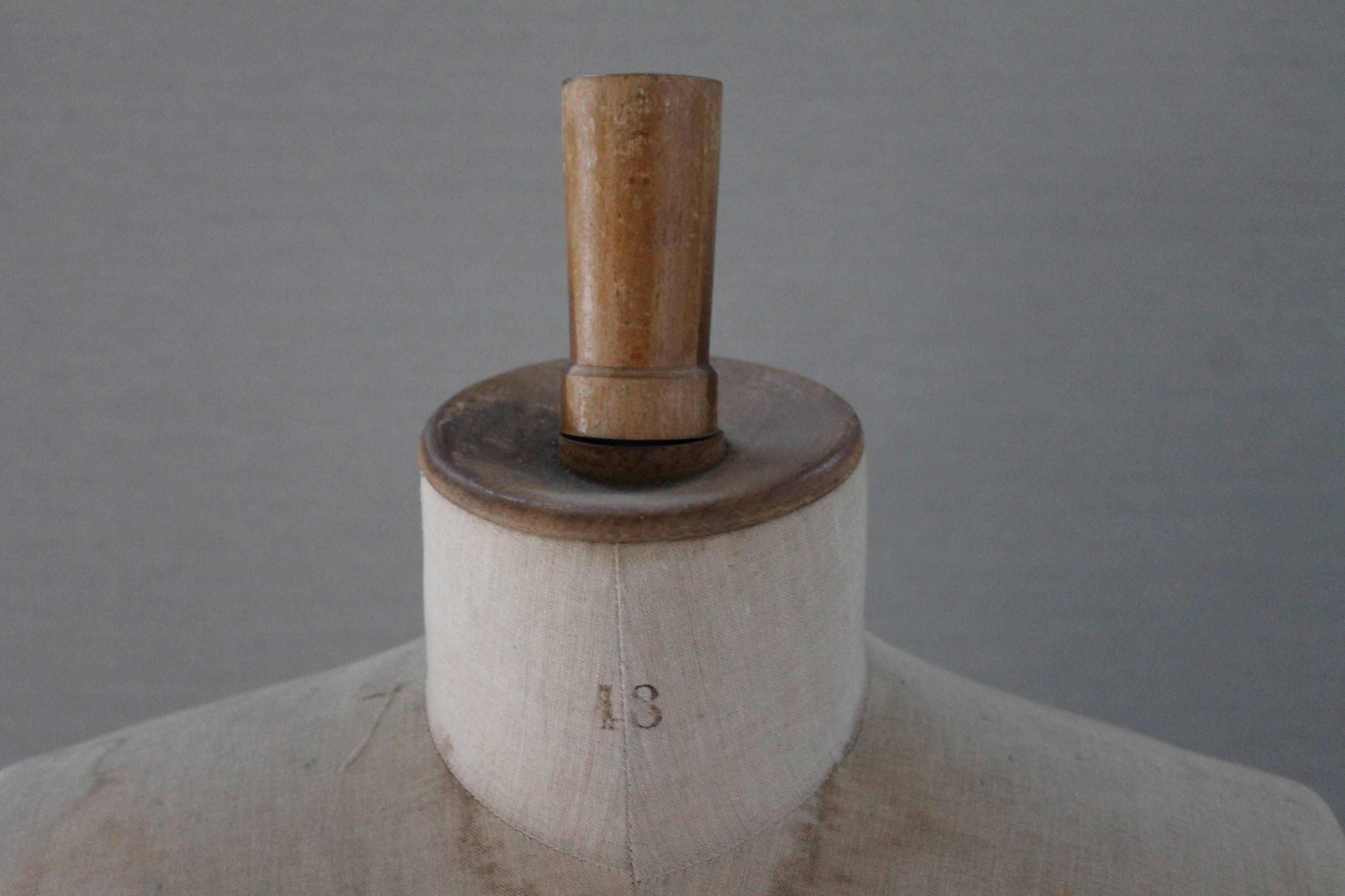 Woman couture mannequin-bust - early 20th century