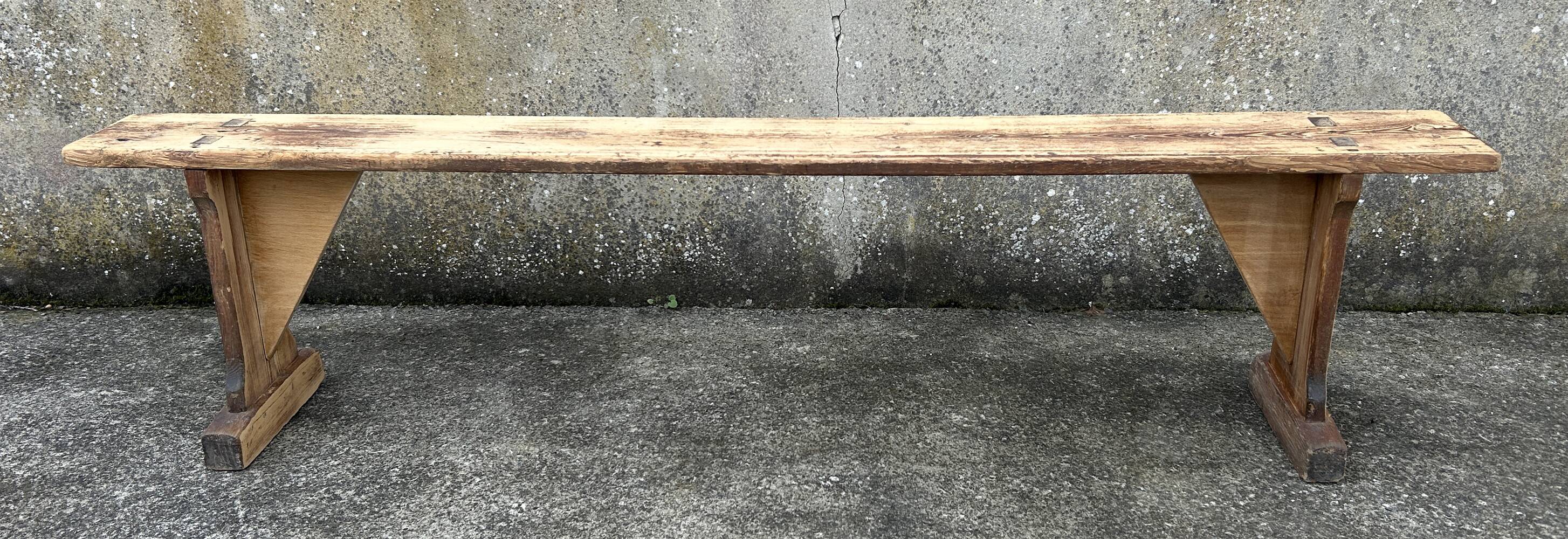 Large wooden bench, red oak, early 20th century.