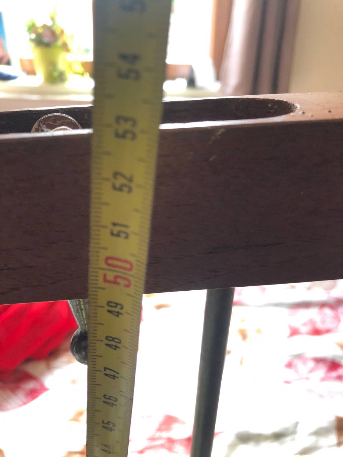 Scandinavian-style teak suspension