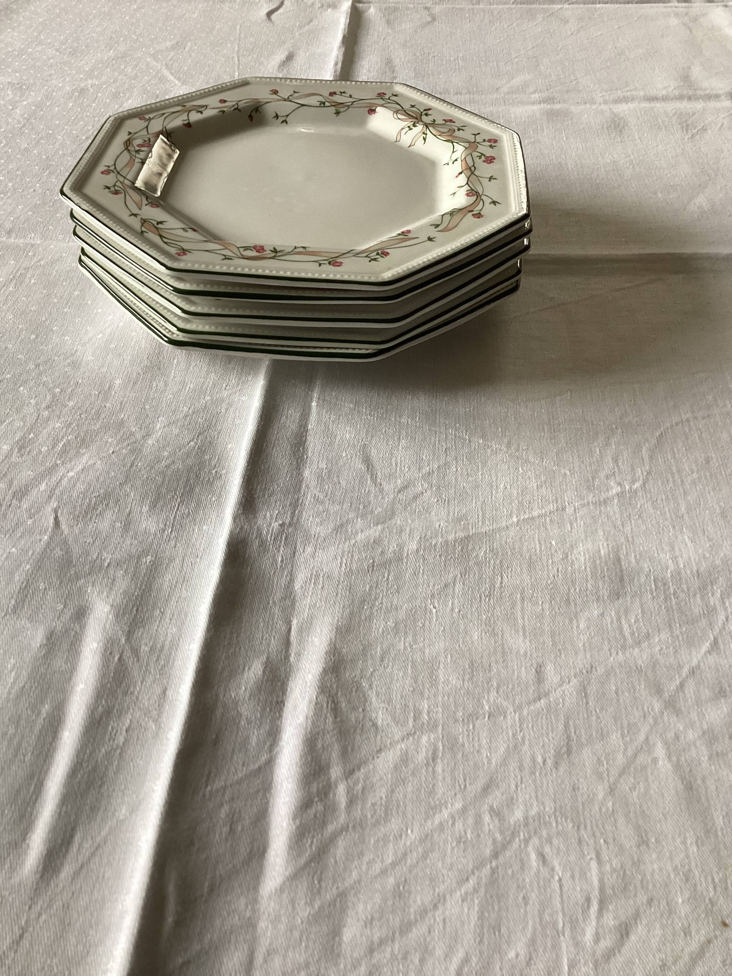 Set of 5 dessert plates by Johnson Brothers, dimensions: diameter - 19.5 cm -