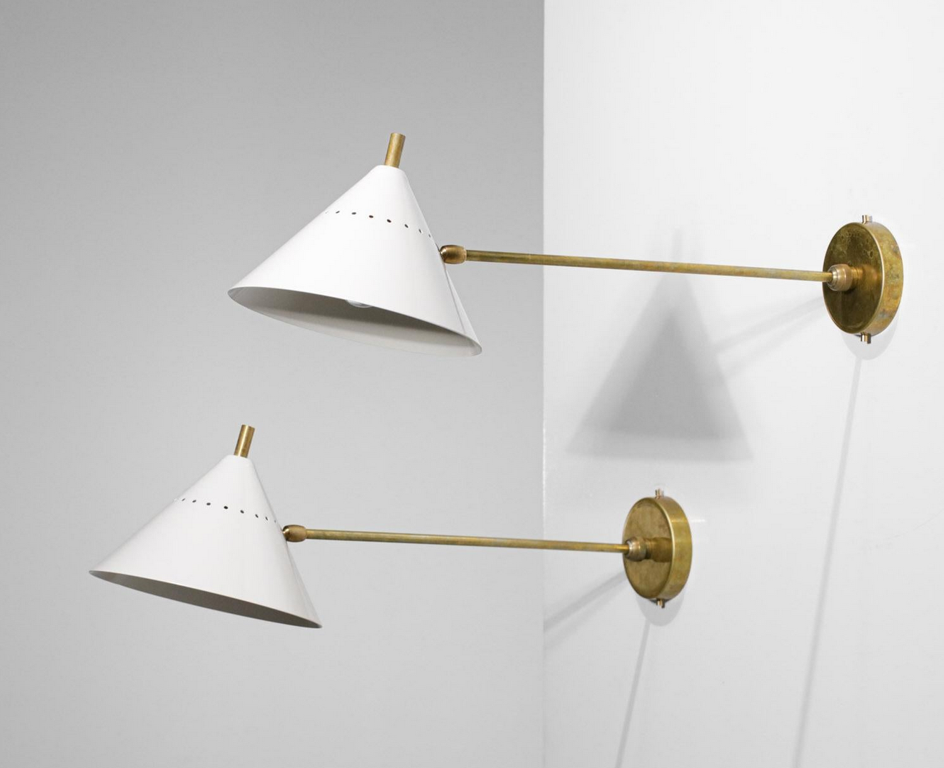 Articulable Diabolo Wall Lamp
