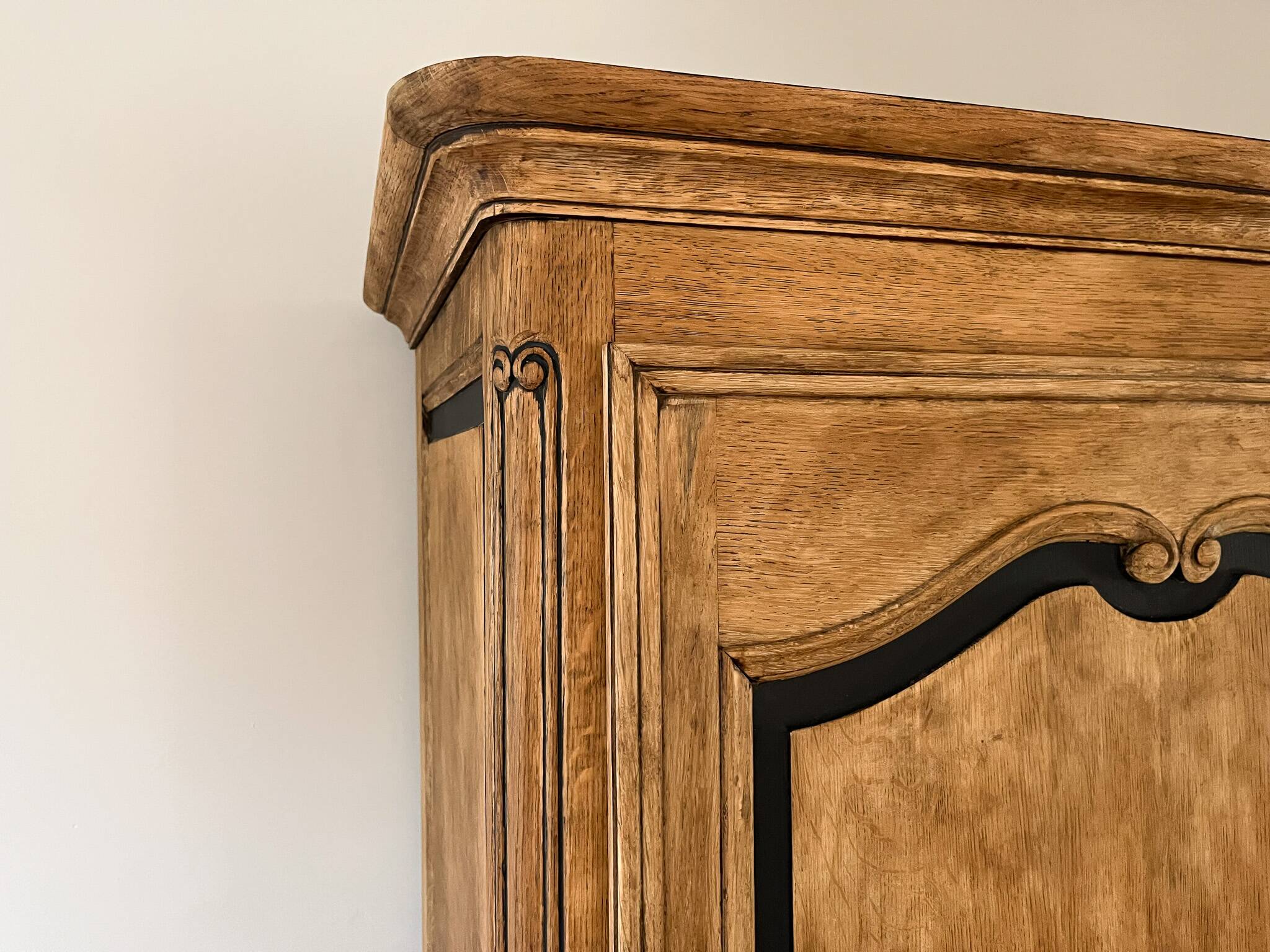 Old solid wood hosiery