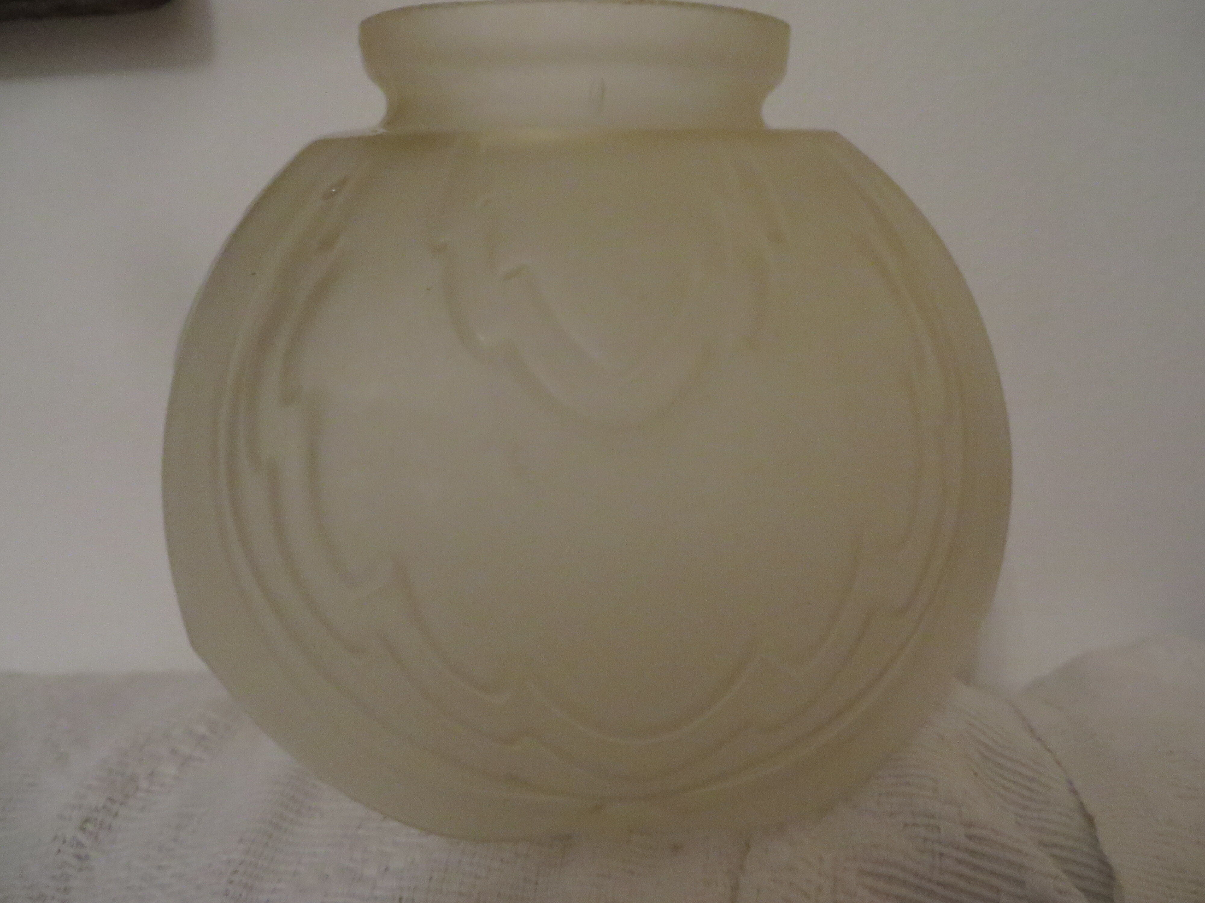 Art deco round vase