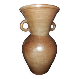 Vase en grès.