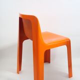 Fiberglass chair by Marc Berthier model Ozoo 700