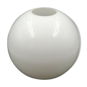 Globe en opaline blanche