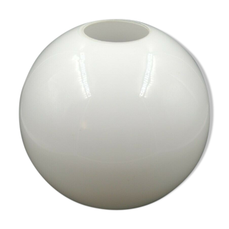 Globe en opaline blanche