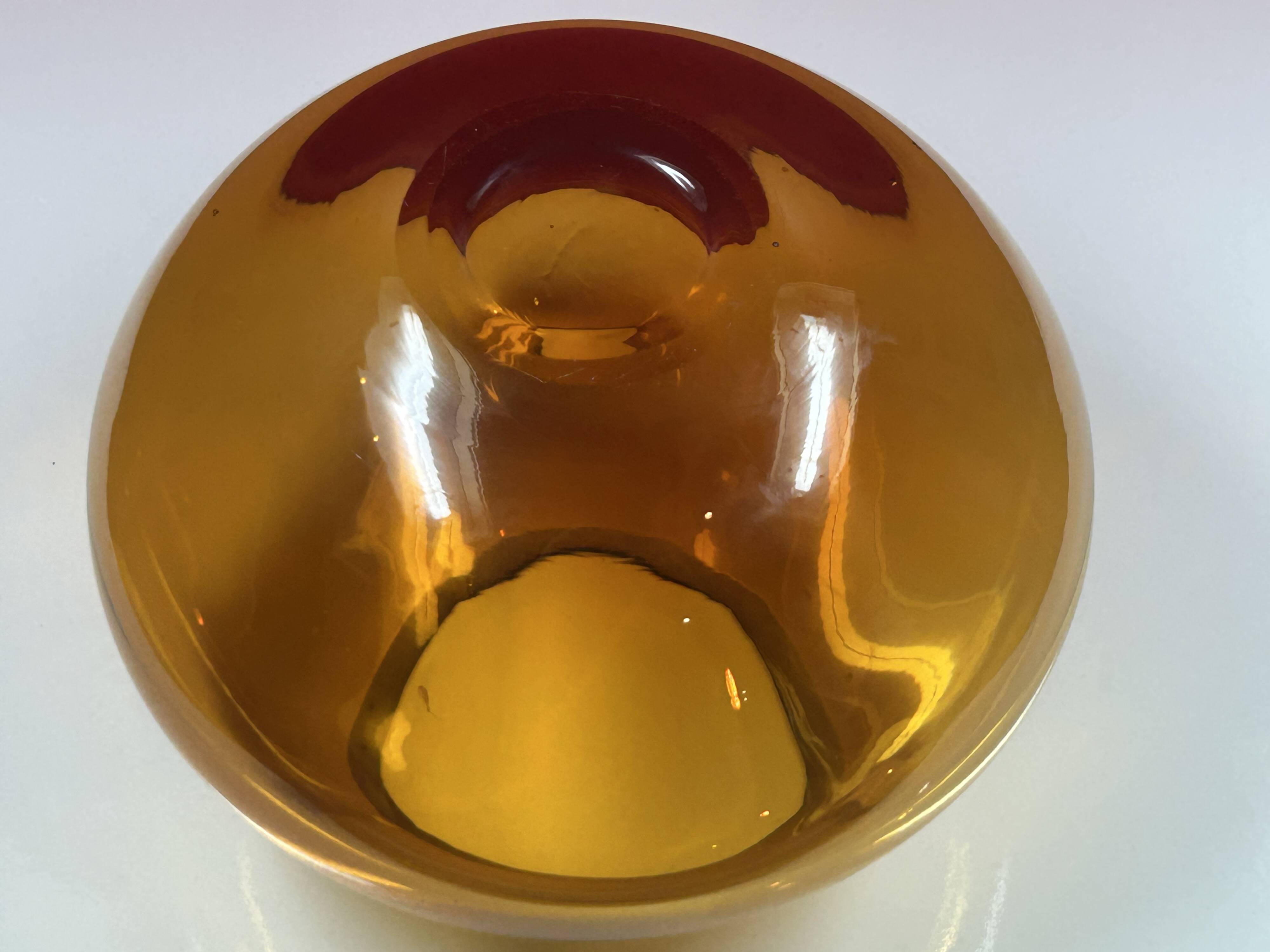 Large and heavy Murano glass vase, superb condition, 21 x 16 cm, circa 1970