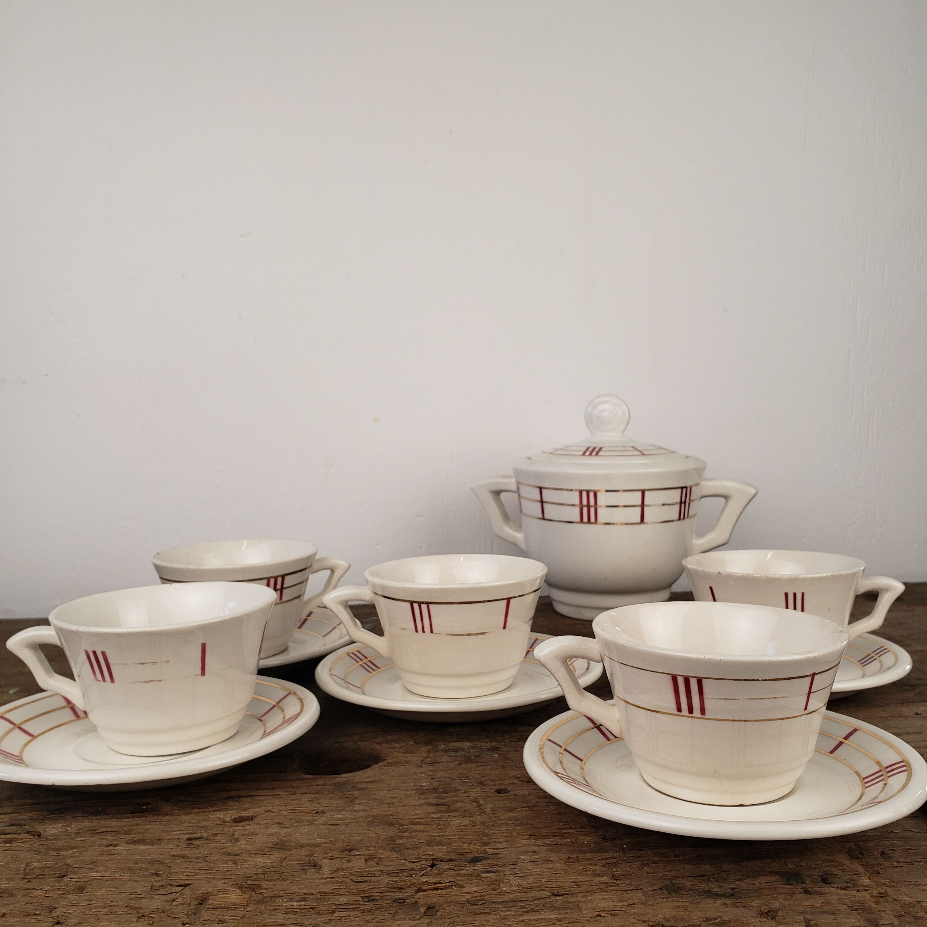 Cups and saucers x5 and sugar bowl - Moulin des Loups, model Richelieu