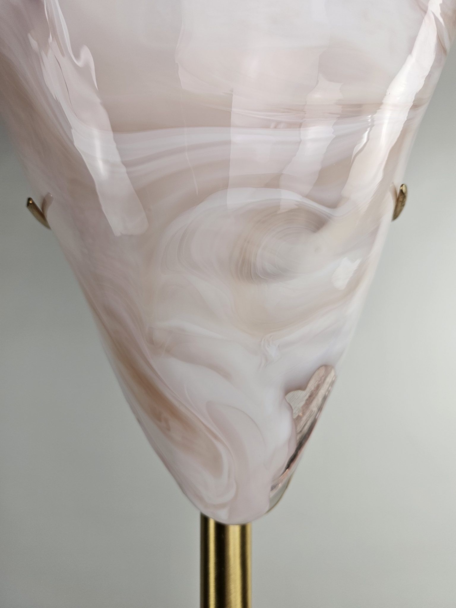 Lampadaire en laiton et verre de Murano rose par La Murrina