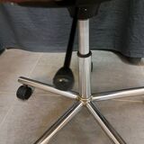 Kevi armchair in skai and chrome metal