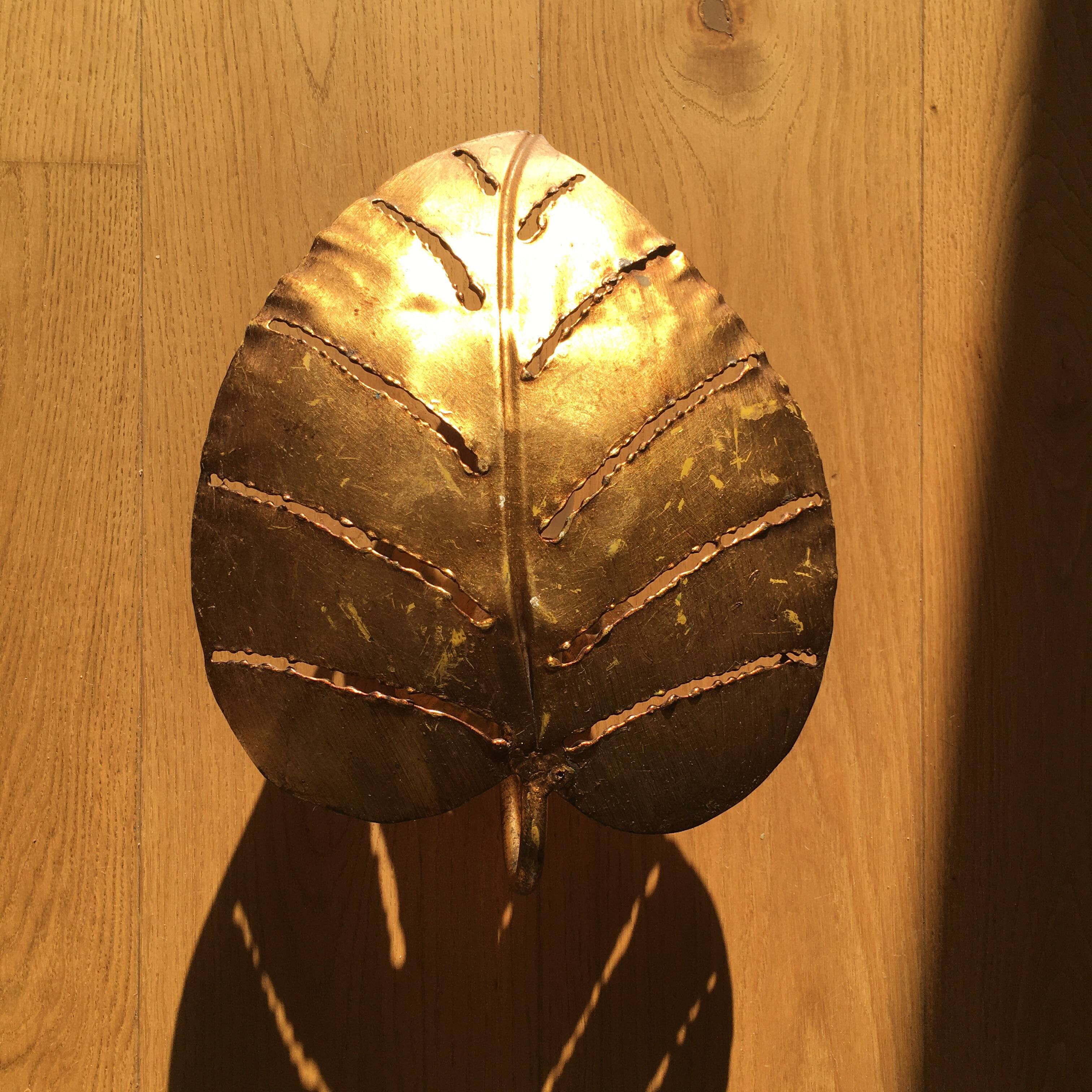 Leaf wall lamp in gold metal 1970