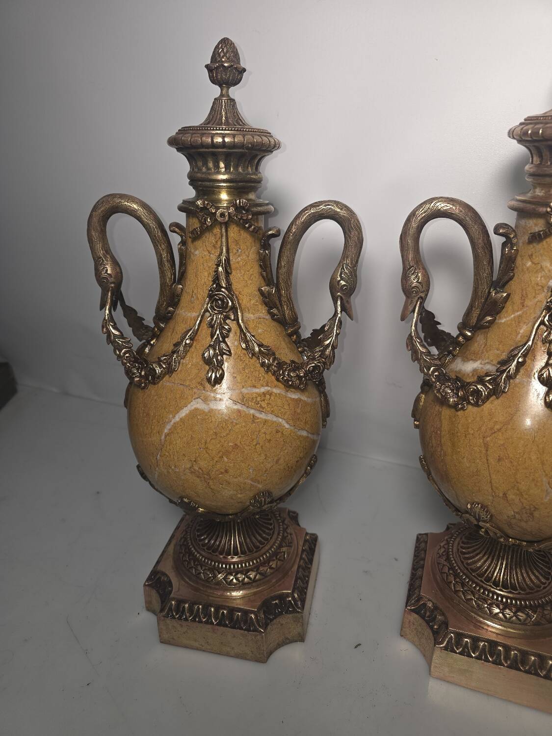 Pair of 19th Century Napoléon III Cassolettes in marble and bronze.