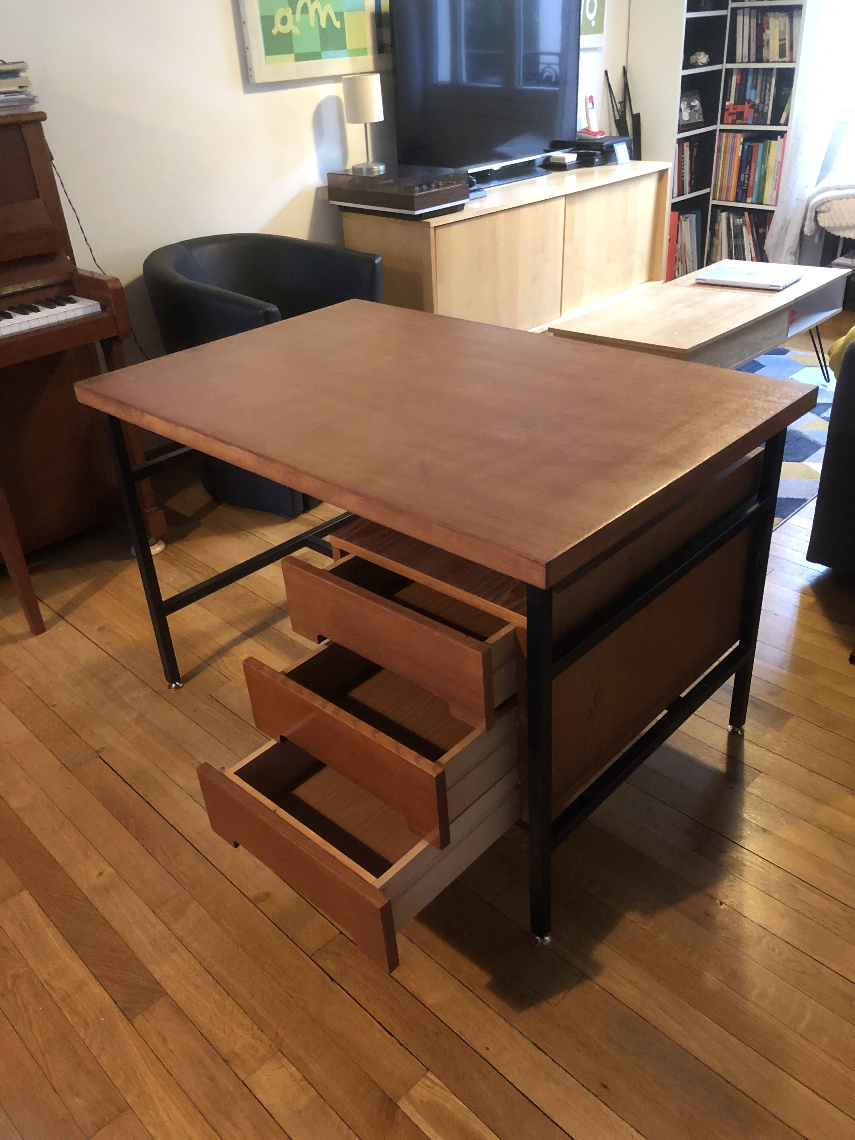 1960s modernist desk with a suspended drawer unit.