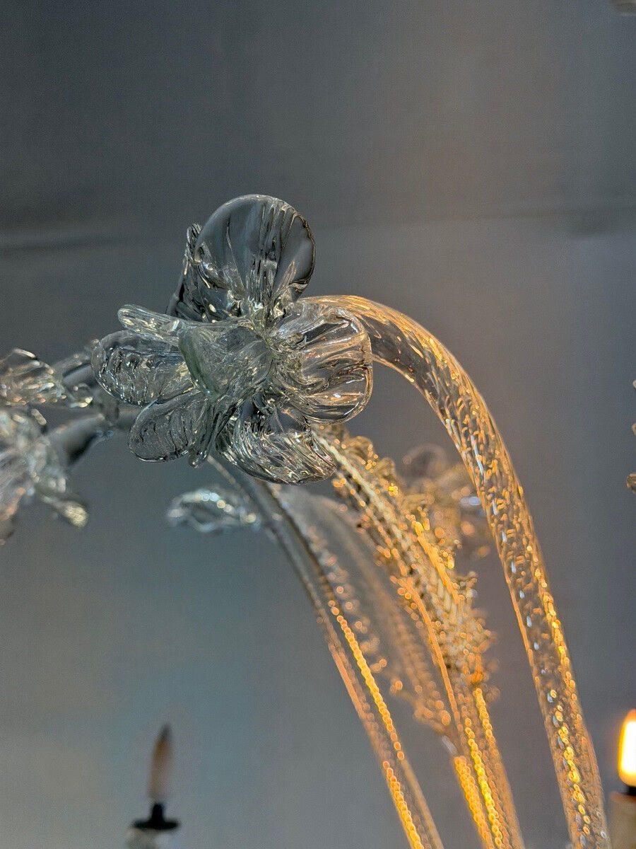 Venetian chandelier made of Murano glass, six light arms, circa 1940.
