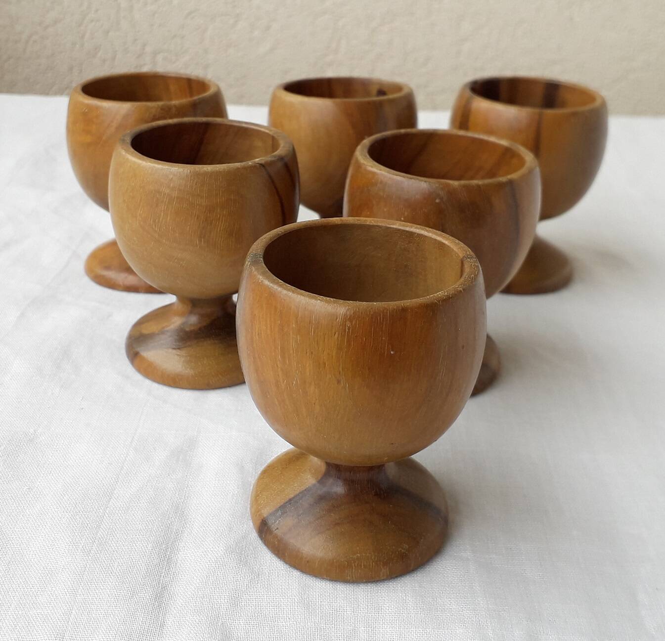 6 wooden egg cups
