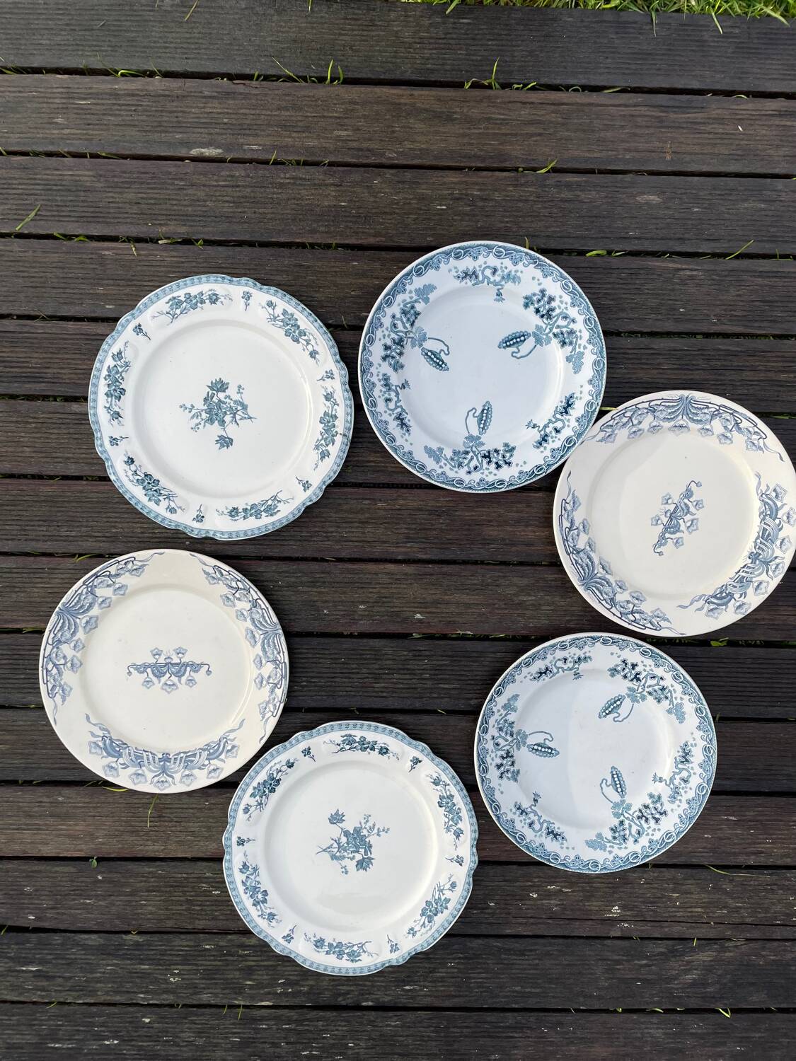 Set of 6 mismatched iron earth flat plates