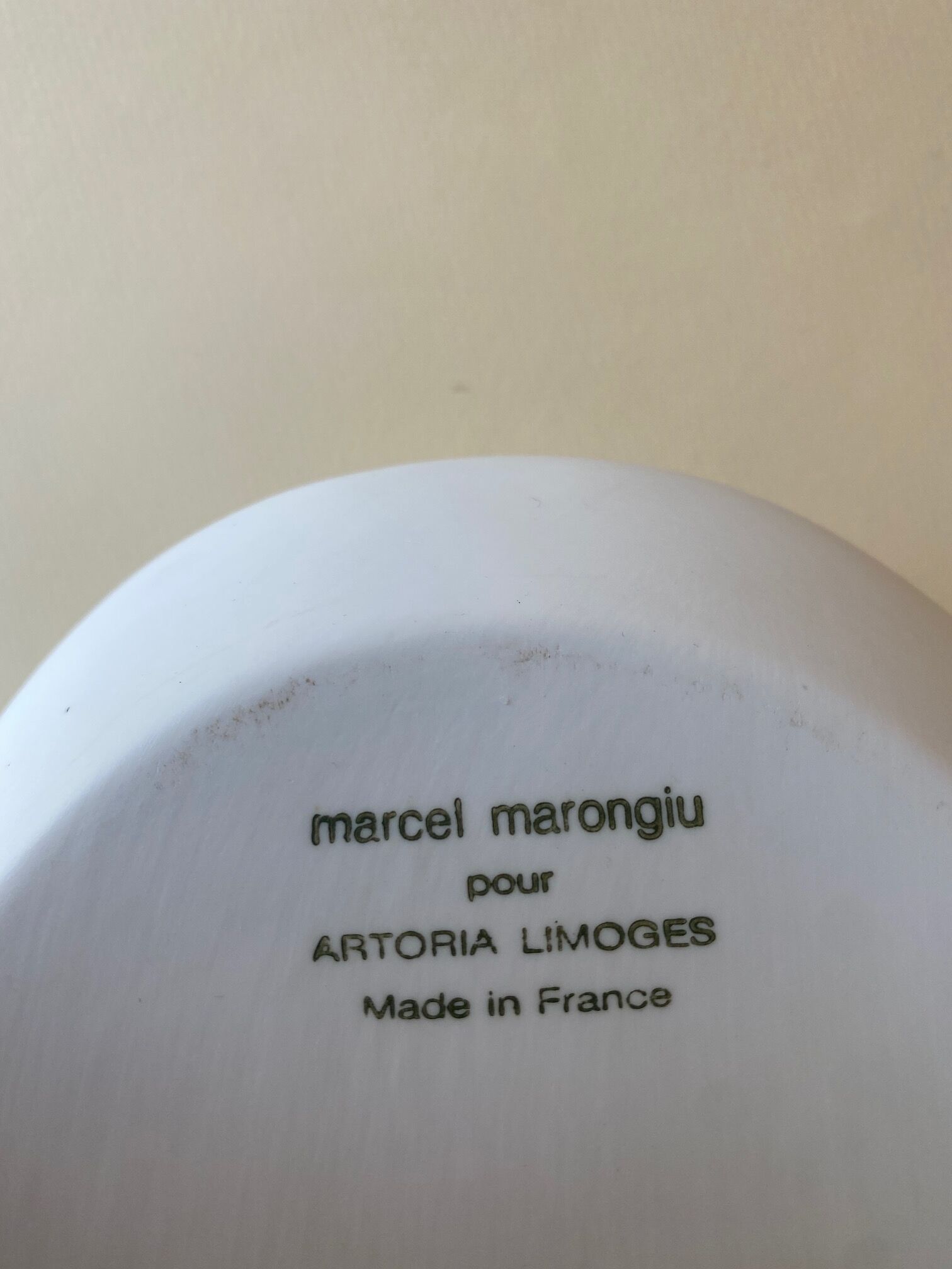 Vase en céramique blanc ovoïde