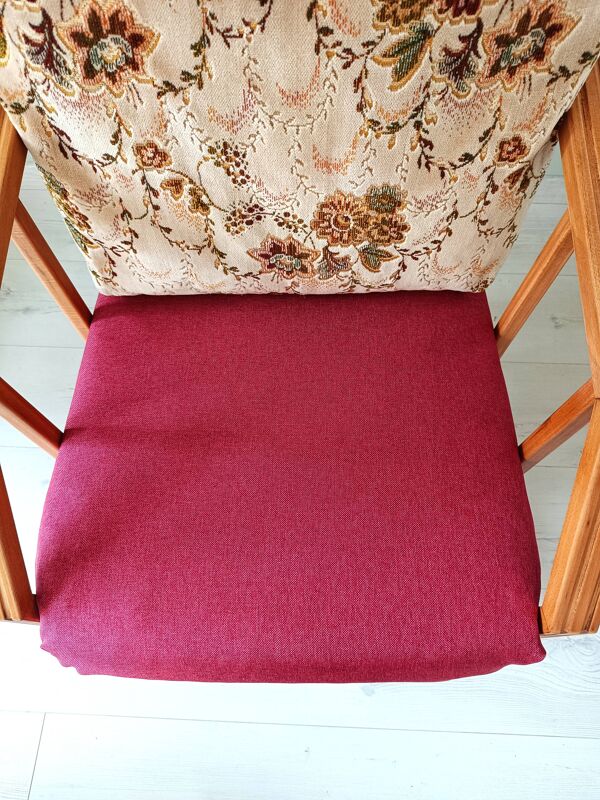 Fauteuil et repose-pieds en bois massif vintage