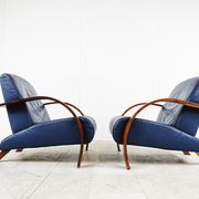 Paire de fauteuils en bois courbé et cuir bleu, années 1970