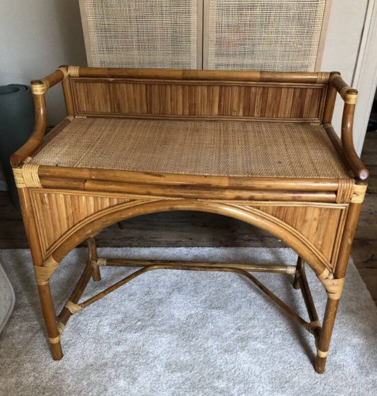 12 rattan desks for Pauline Pro