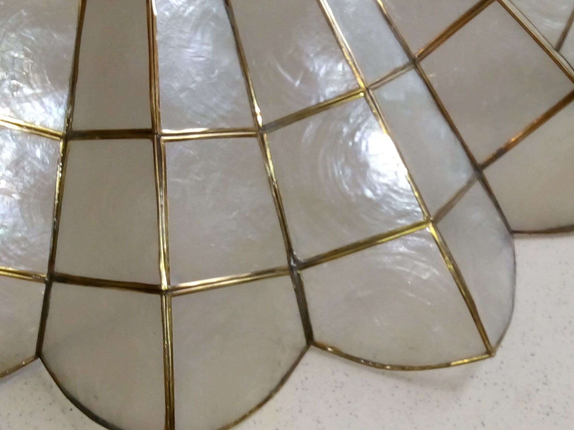 Chandelier suspension mother-of-pearl and brass