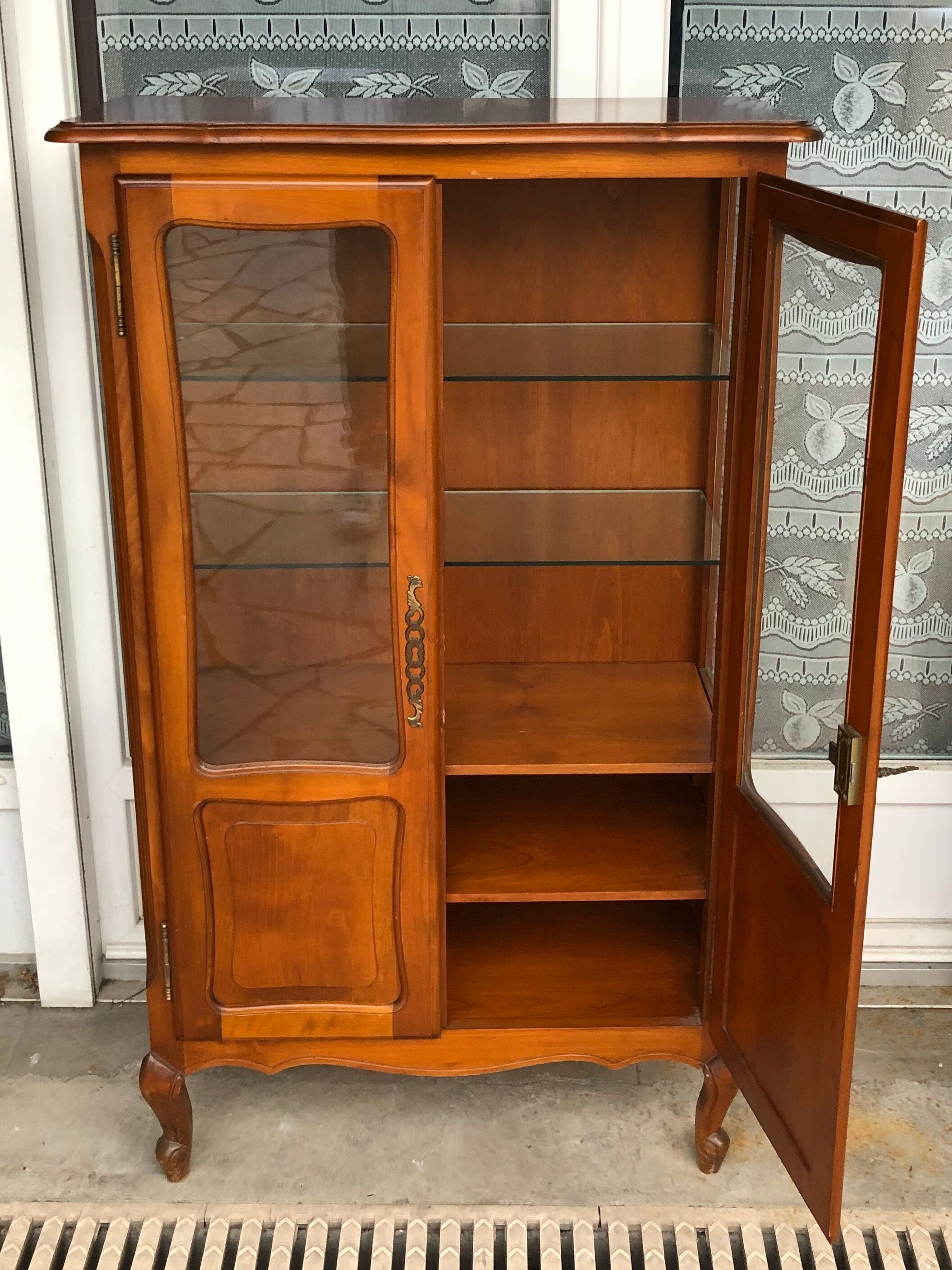 Vitrine en merisier