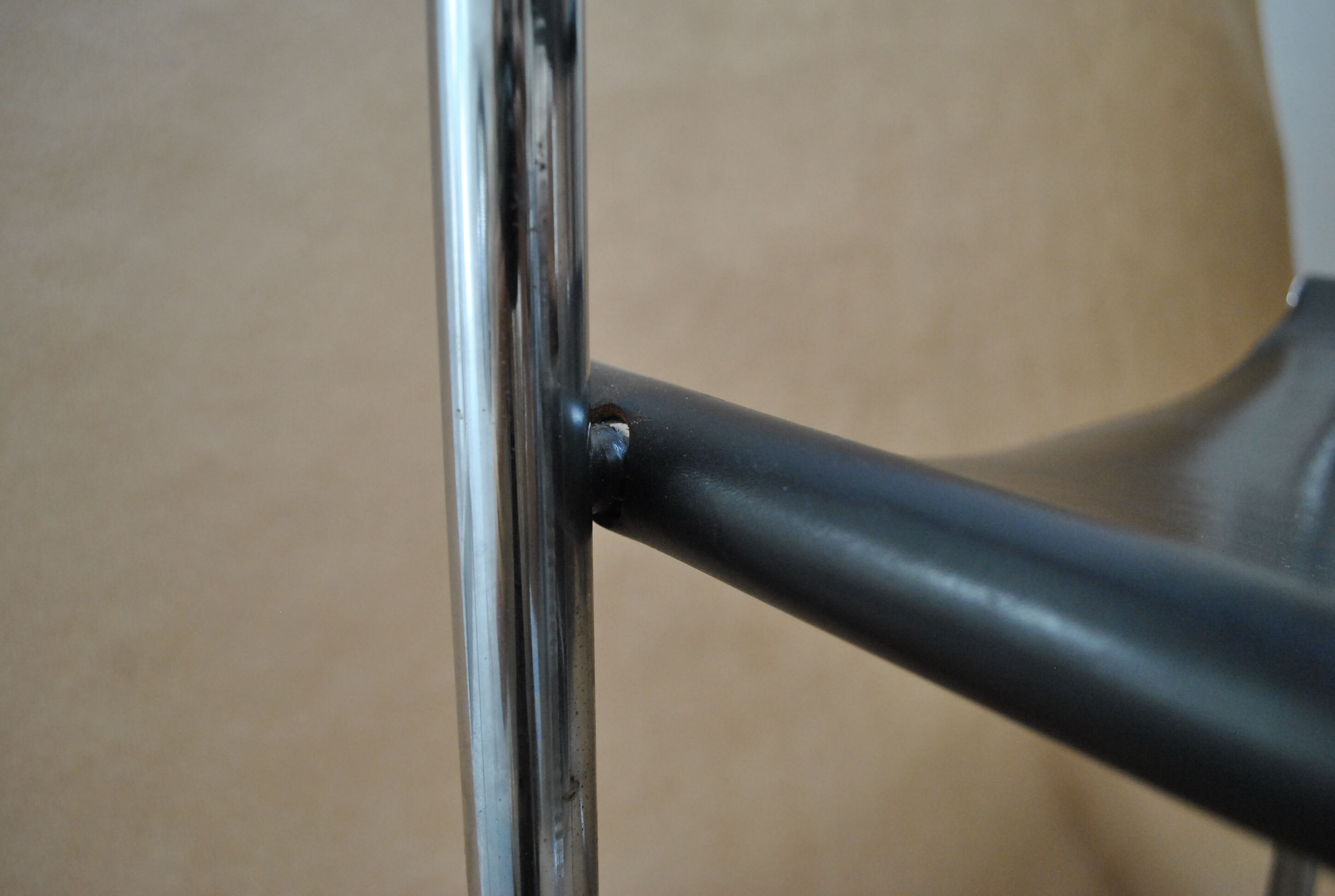 chair design vintage tubes chrome leather black