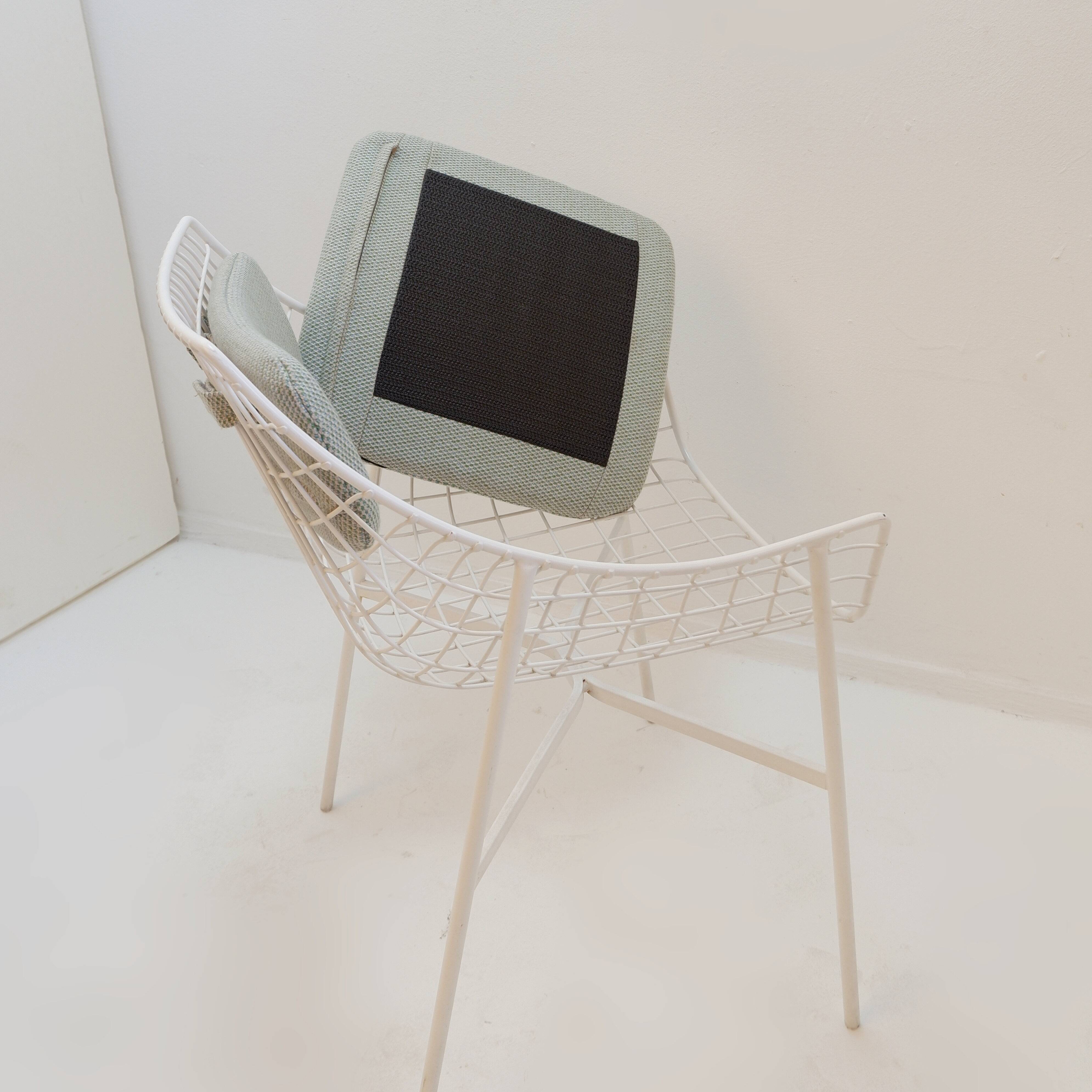 Ensemble de 8 fauteuils modernes en acier laqué blanc
