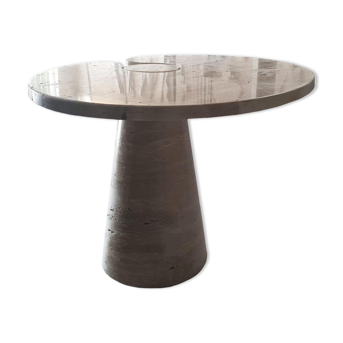 Angelo Mangiarotti  coffee table in Italian Travertino. Part of the Eros series, Italy in the 1970s