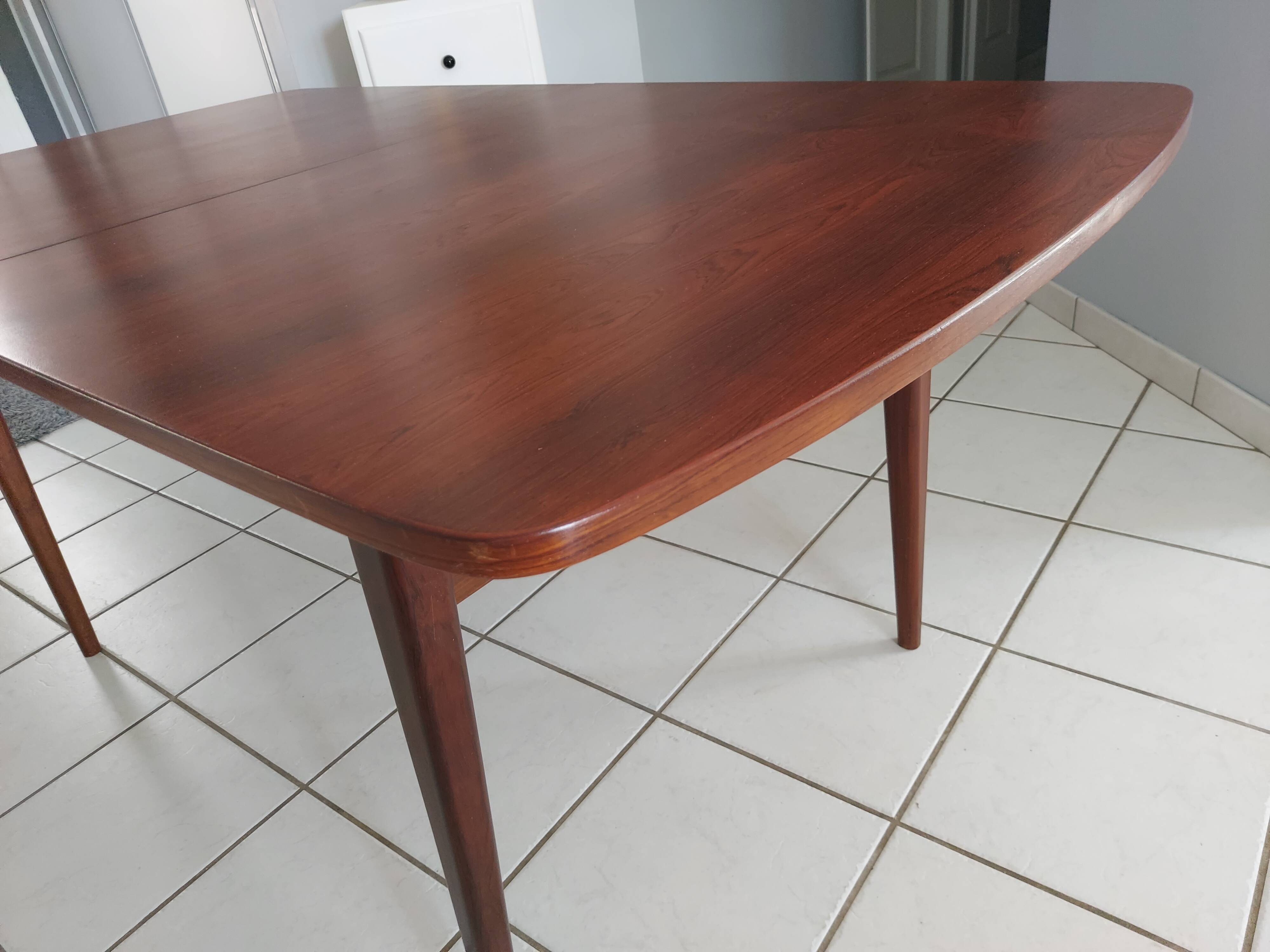 Scandinavian extendable rosewood table from rio 1960