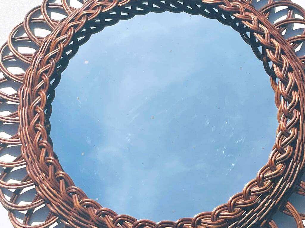 Round rattan mirror 49 cm. Vintage 70s.