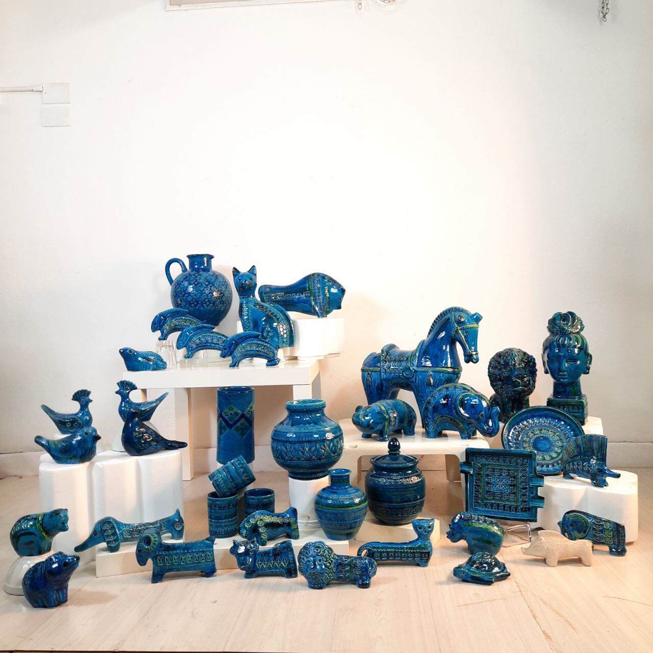 Vintage elephant statue, Aldo Londi for Bitossi, Rimini blue series.