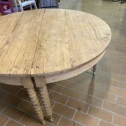 Table ronde en chêne