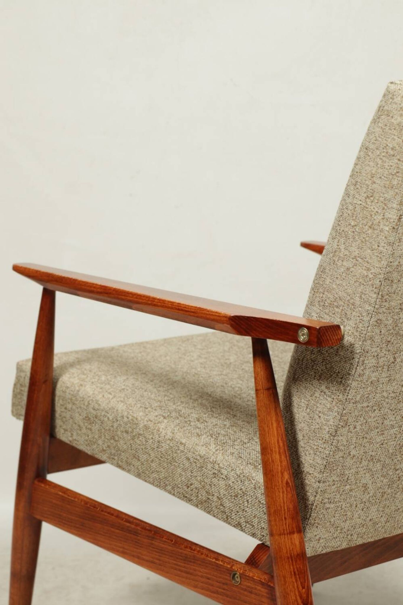 Scandinavian armchair and footrest granola beige concluded by H.Lis 300-190