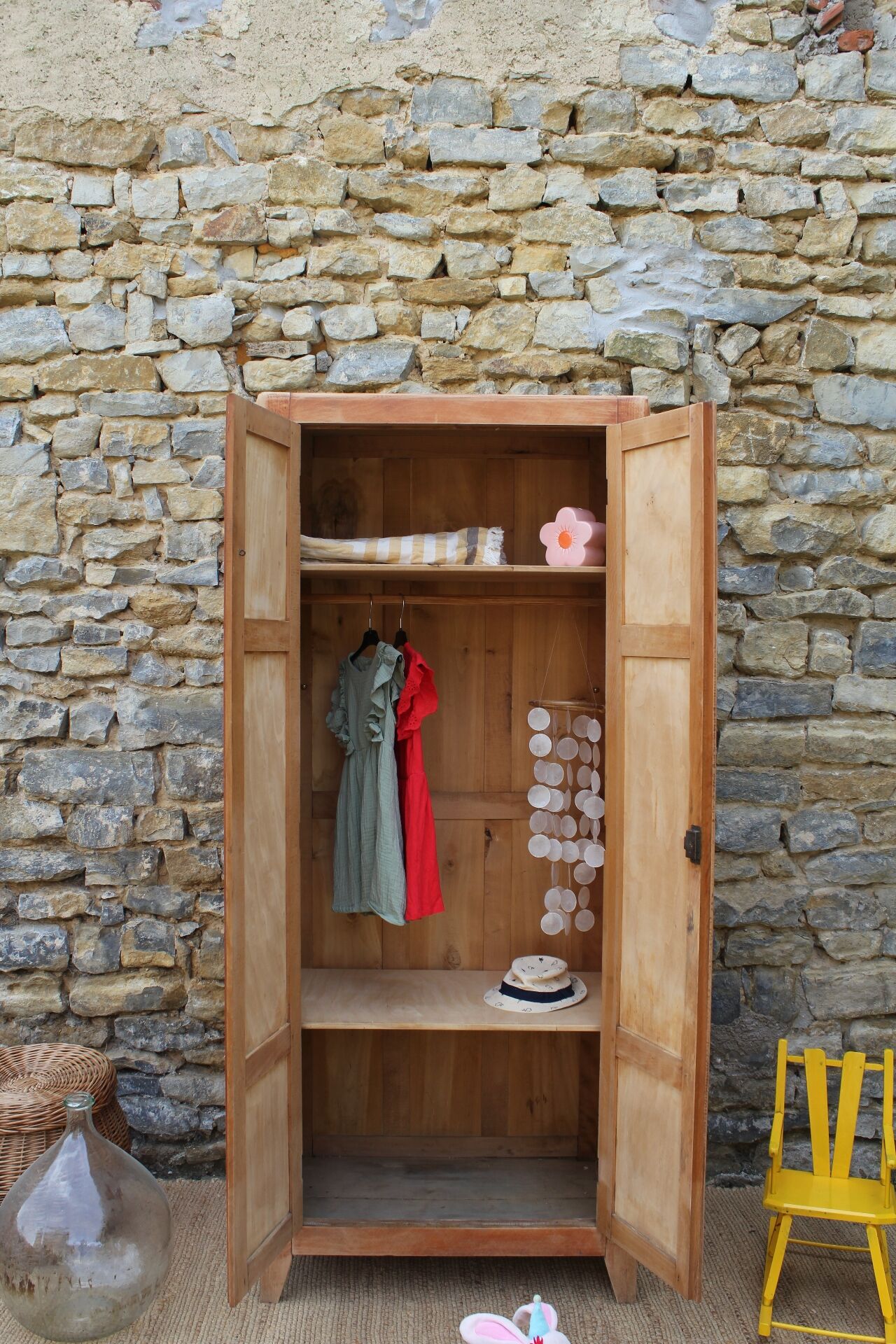 Armoire parisienne