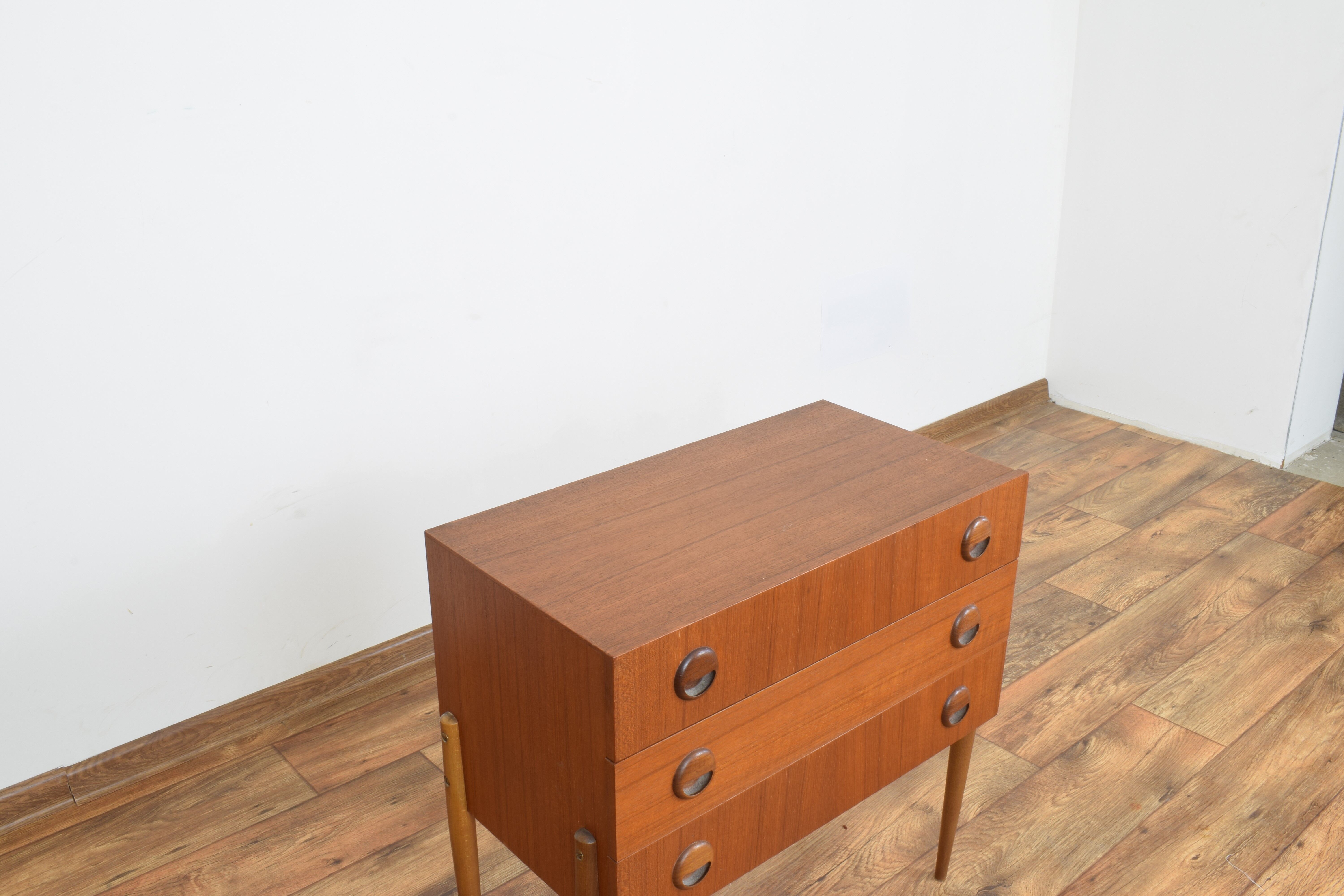 Commode en teck de Hans Hawig Möbler années 1960.