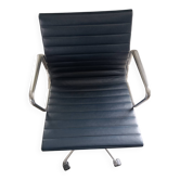 Fauteuil EA117 Vitra