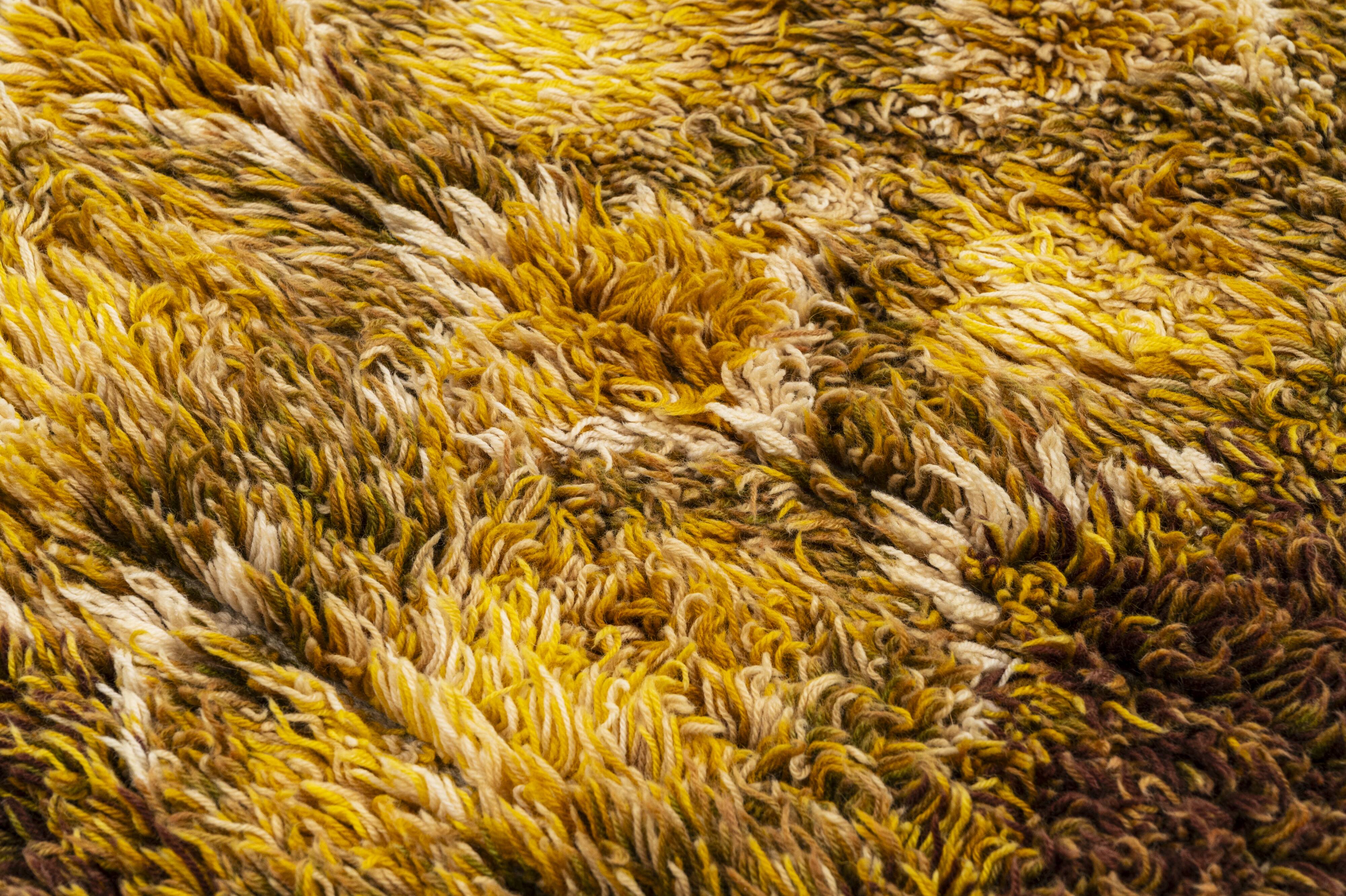 Scandinavian 20th century modern long pile (ryijy) rug by Laila Seppä. 154/