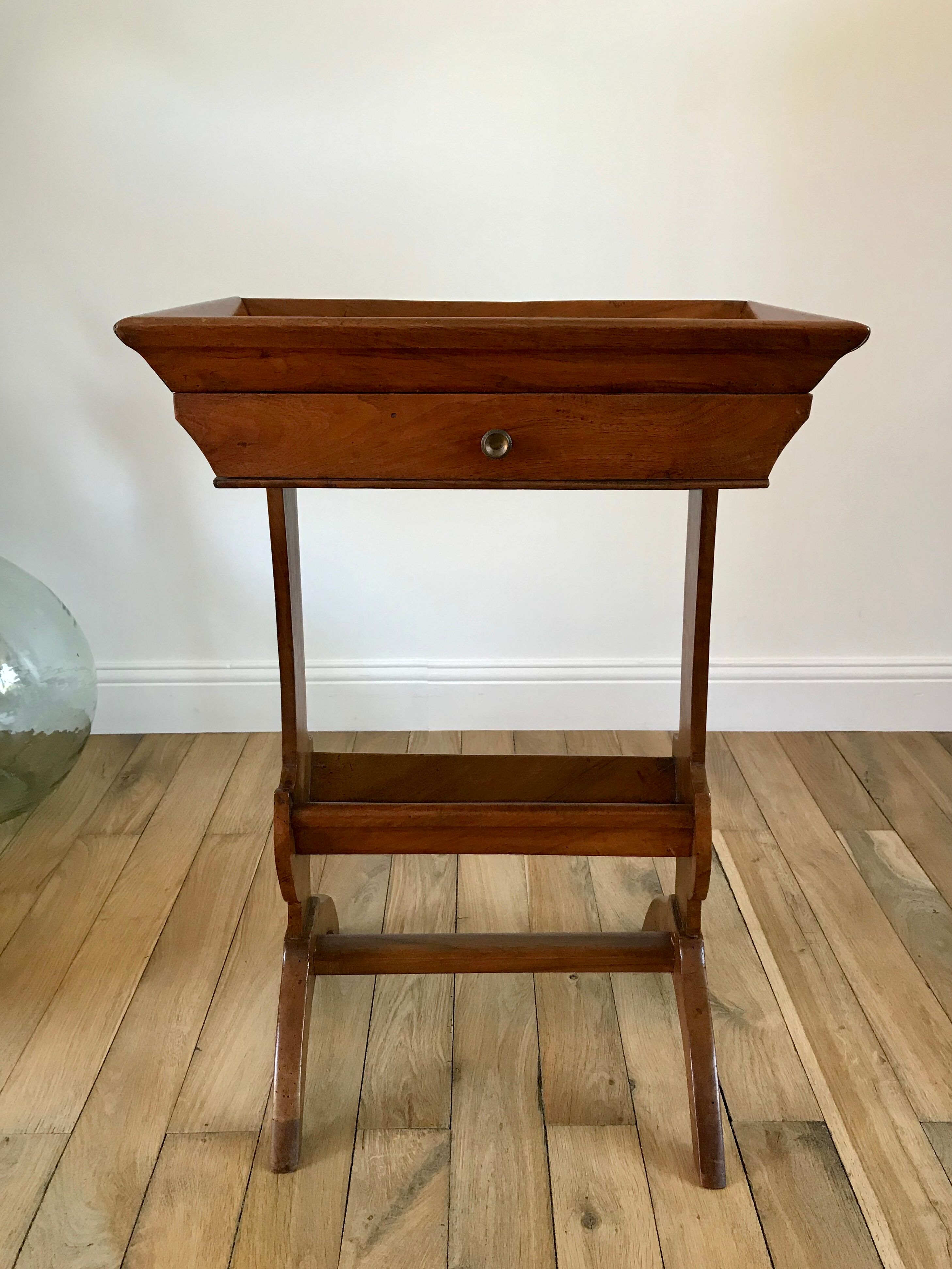 Bedside table / side cabinet in oak late nineteenth century