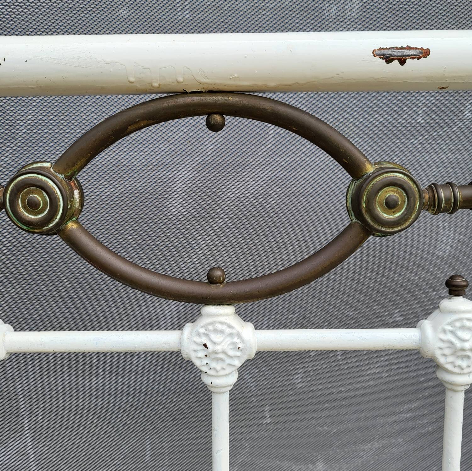 Art Deco brass almond metal bed 120x190