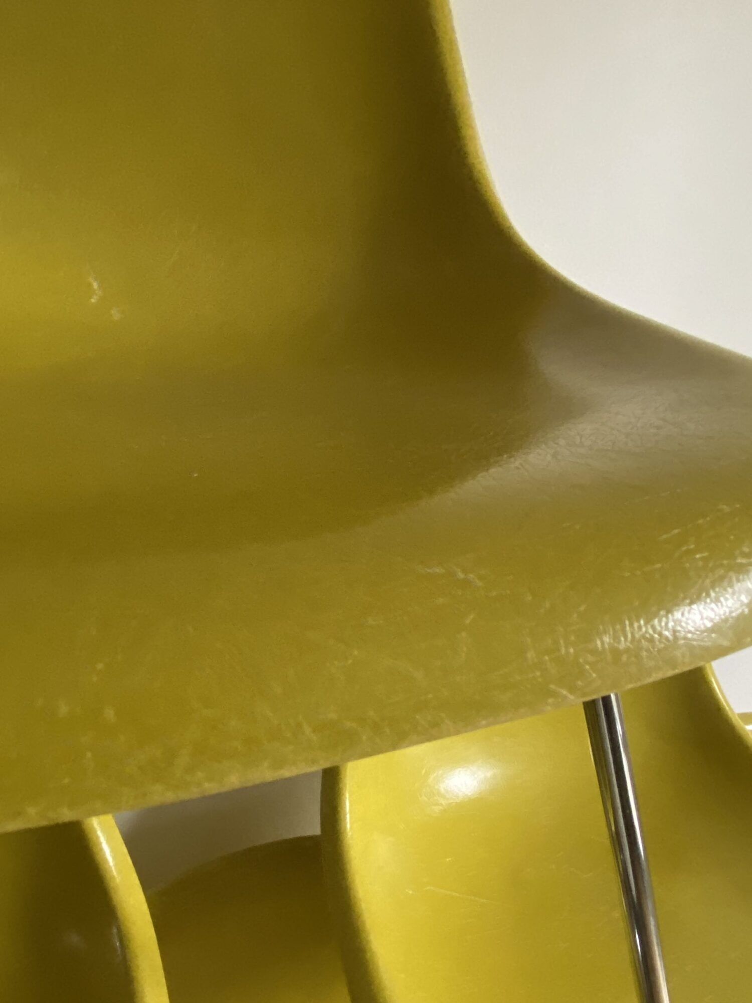 Dsx olive green chair by Charles & Ray Eames for Herman Miller edition mobilier international 1971